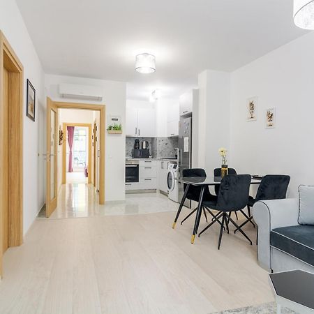 Paris Luxury Top Centre 2Bdr Apt W Work Desk And Wifi Near Nevsky Cathedral Sofia Exteriör bild