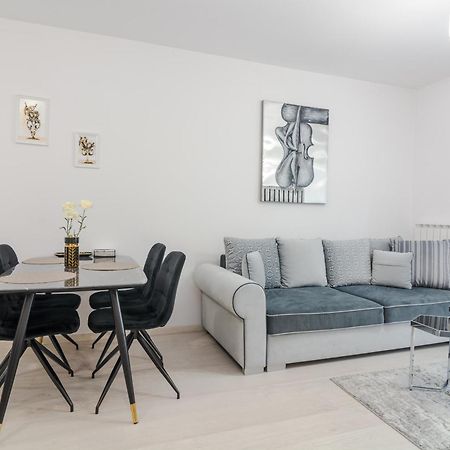 Paris Luxury Top Centre 2Bdr Apt W Work Desk And Wifi Near Nevsky Cathedral Sofia Exteriör bild